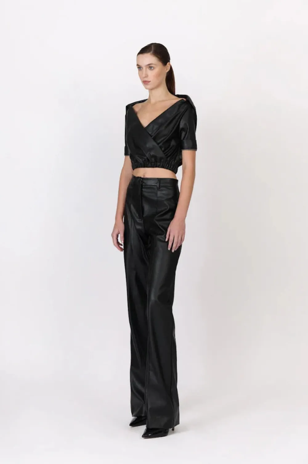 Short Sleeves*Nonchalant - Kate Top BLACK