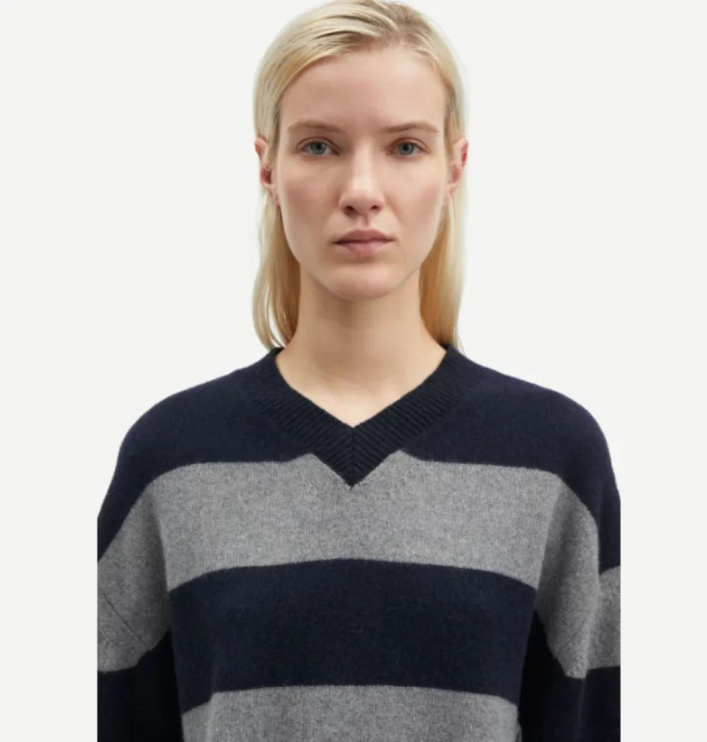 Wool & Cashmere*Samsoe Samsoe - Sabirgitte V-Neck Sweater OUTER SPACE ST.